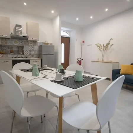 Casanica-taormina Holiday home *
